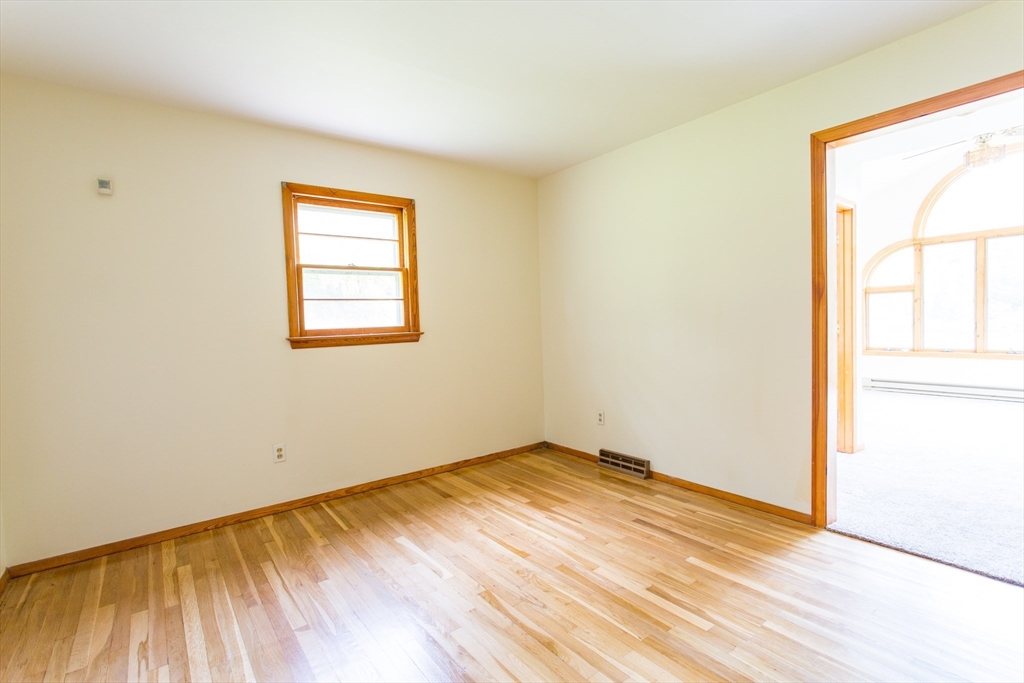 1102 E Road Warren, MA 01585 - Photo 14 of 33 Gallery Image 14