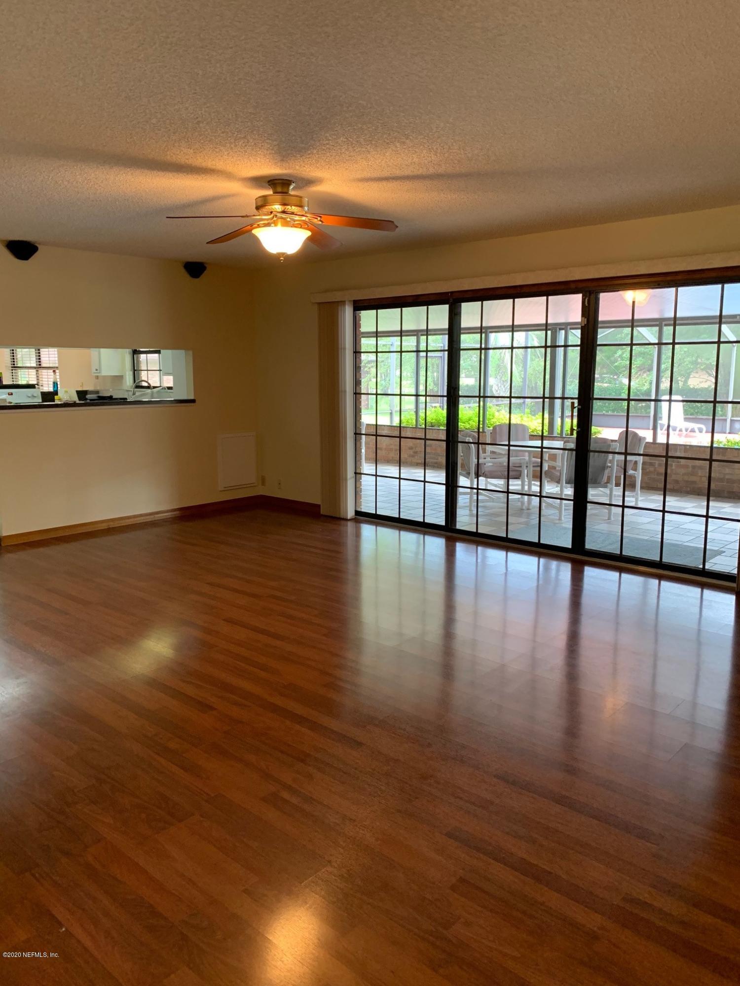 140 Confederate Point Road Palatka, FL 32177 - Photo 10 of 25 Family Room