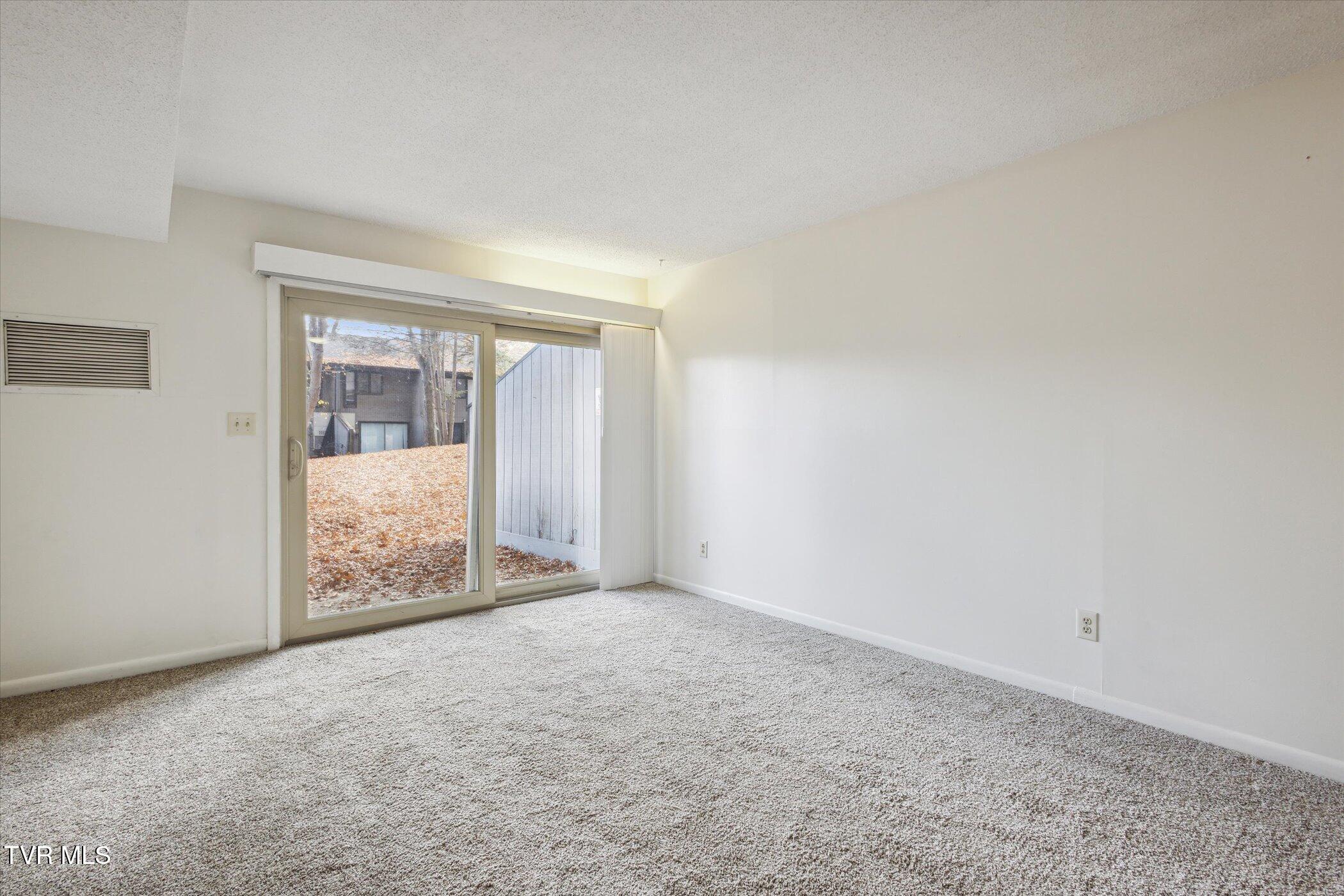 115 Beechnut Street, Unit B4 Johnson City, TN 37601 - Photo 11 of 20 14-115-Beechnut-St-Johnson-City-TN-37601