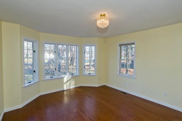 $535,000 | 29 Privilege Road, Bloomfield, CT 06002