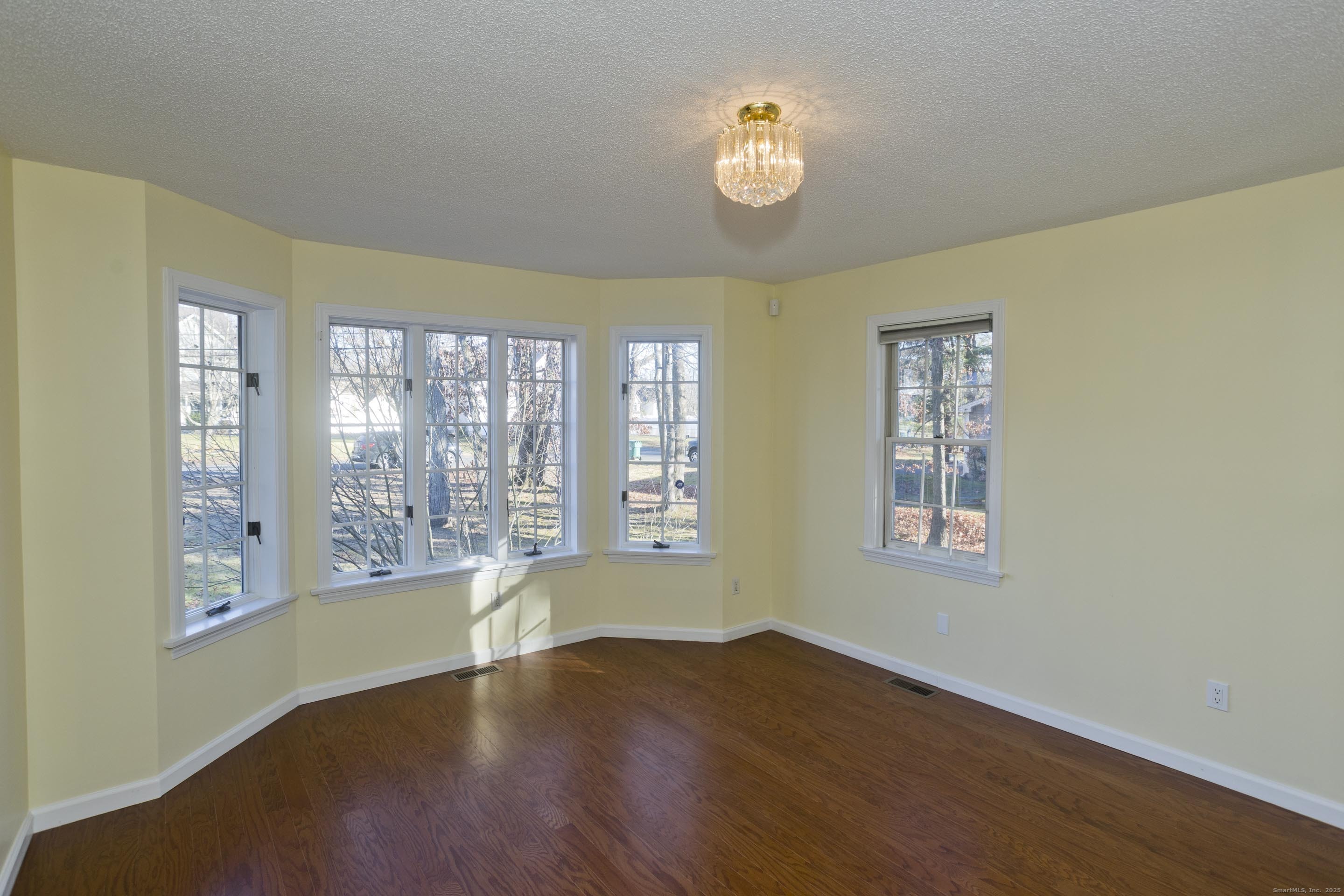 29 Privilege Road Bloomfield, CT 06002 - Photo 11 of 31