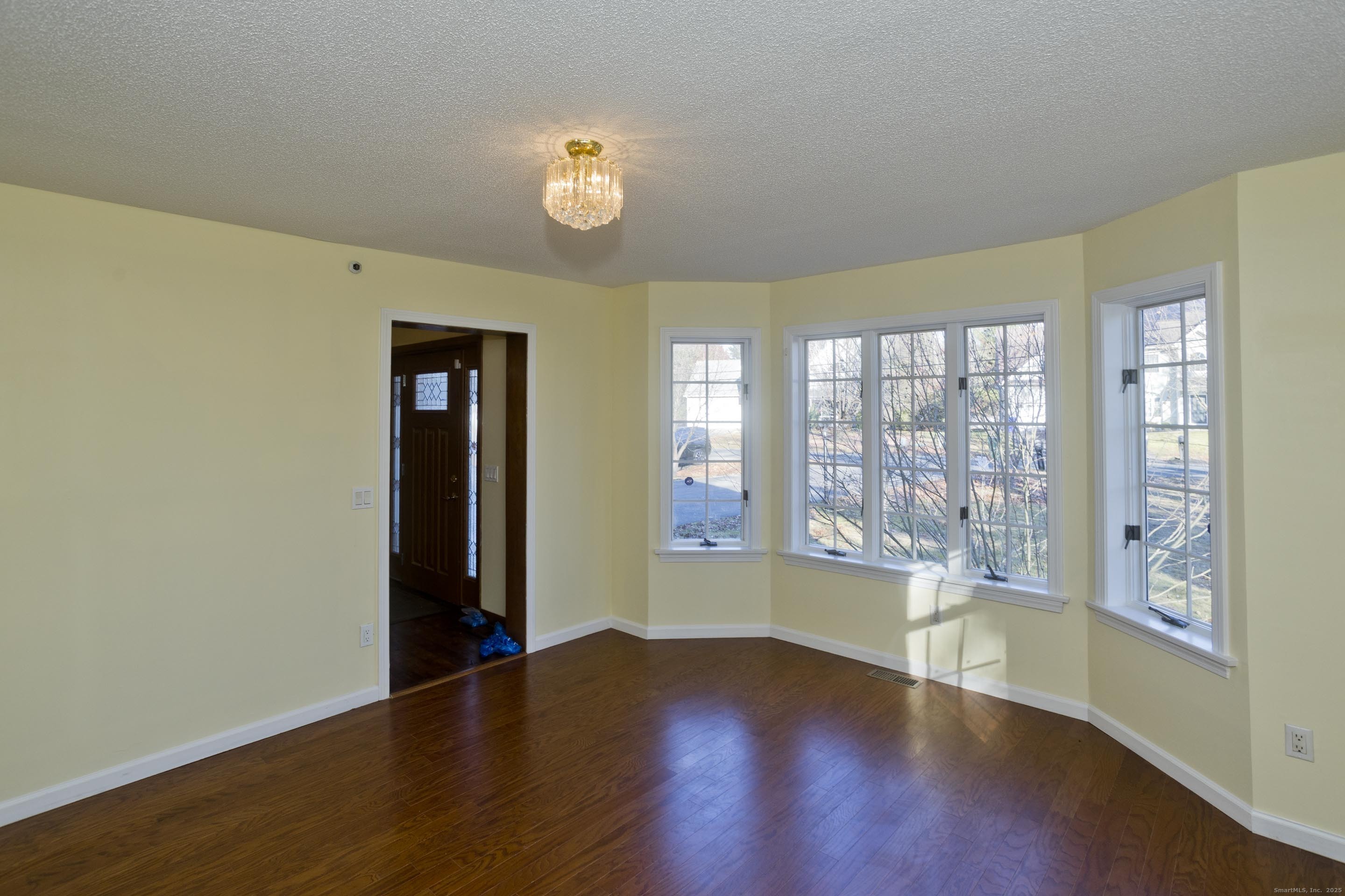 29 Privilege Road Bloomfield, CT 06002 - Photo 12 of 31 Formal living room