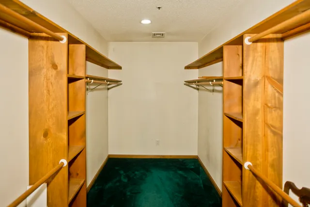 $535,000 | 29 Privilege Road, Bloomfield, CT 06002