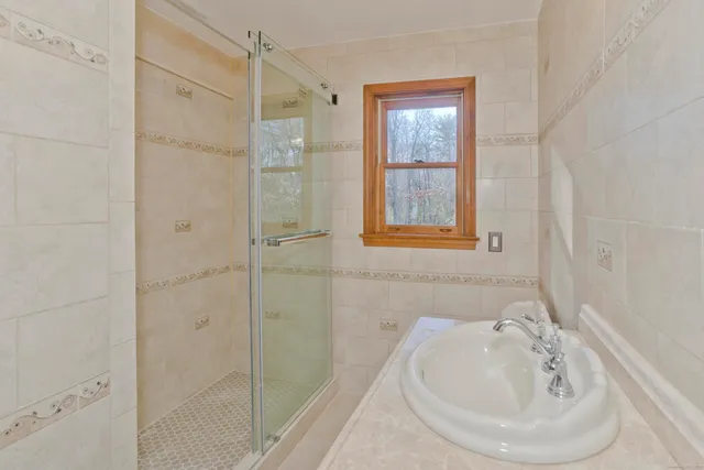 $535,000 | 29 Privilege Road, Bloomfield, CT 06002