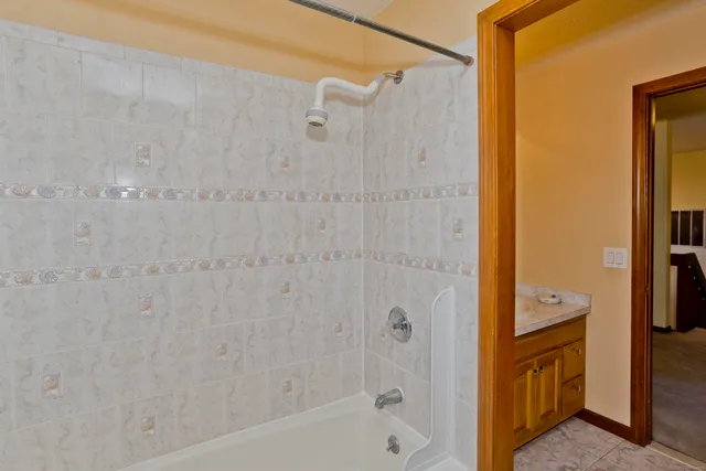 $535,000 | 29 Privilege Road, Bloomfield, CT 06002