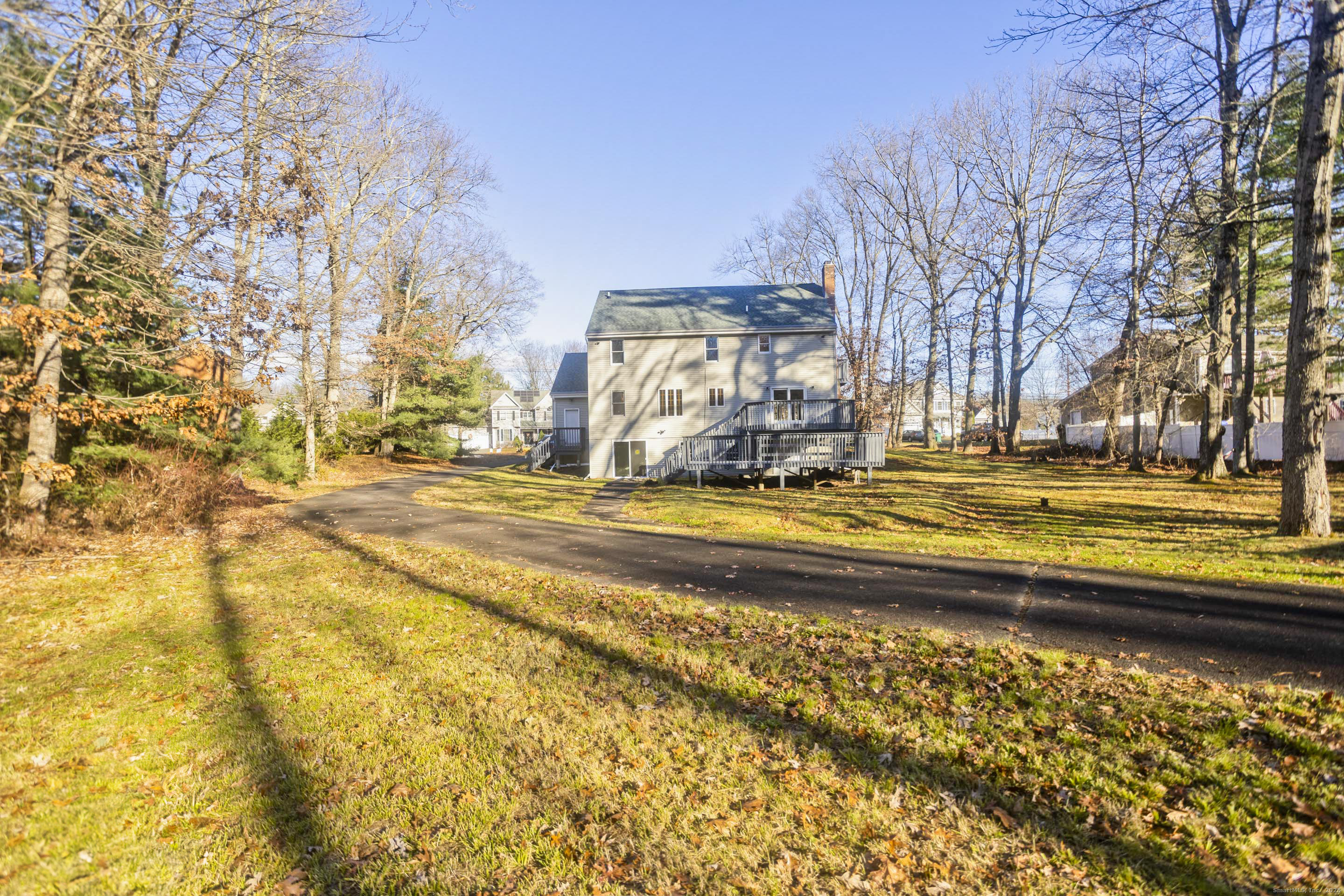 29 Privilege Road Bloomfield, CT 06002 - Photo 4 of 31