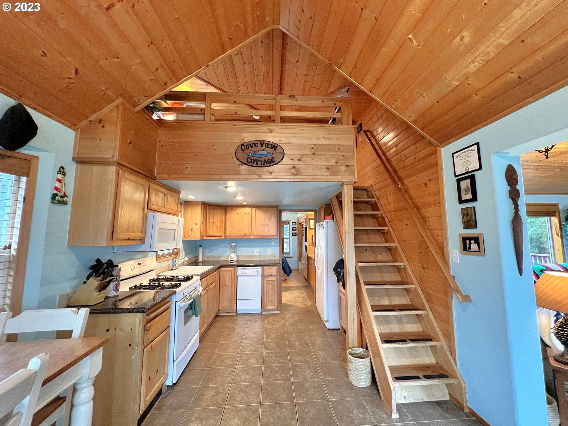 19921 Whaleshead Road, Unit S1 Brookings, OR 97415 - Photo 26 of 31 Kitchen