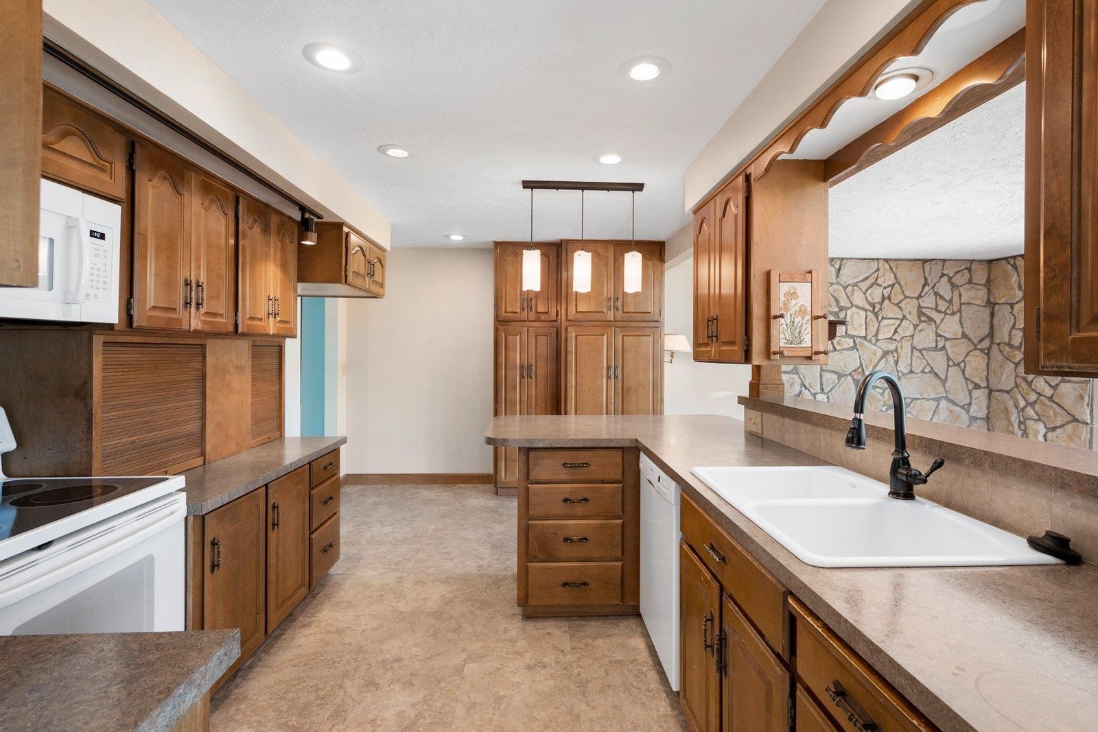 504 West Cascade Way Spokane, WA 99208 - Photo 4 of 36 Gallery Image 4