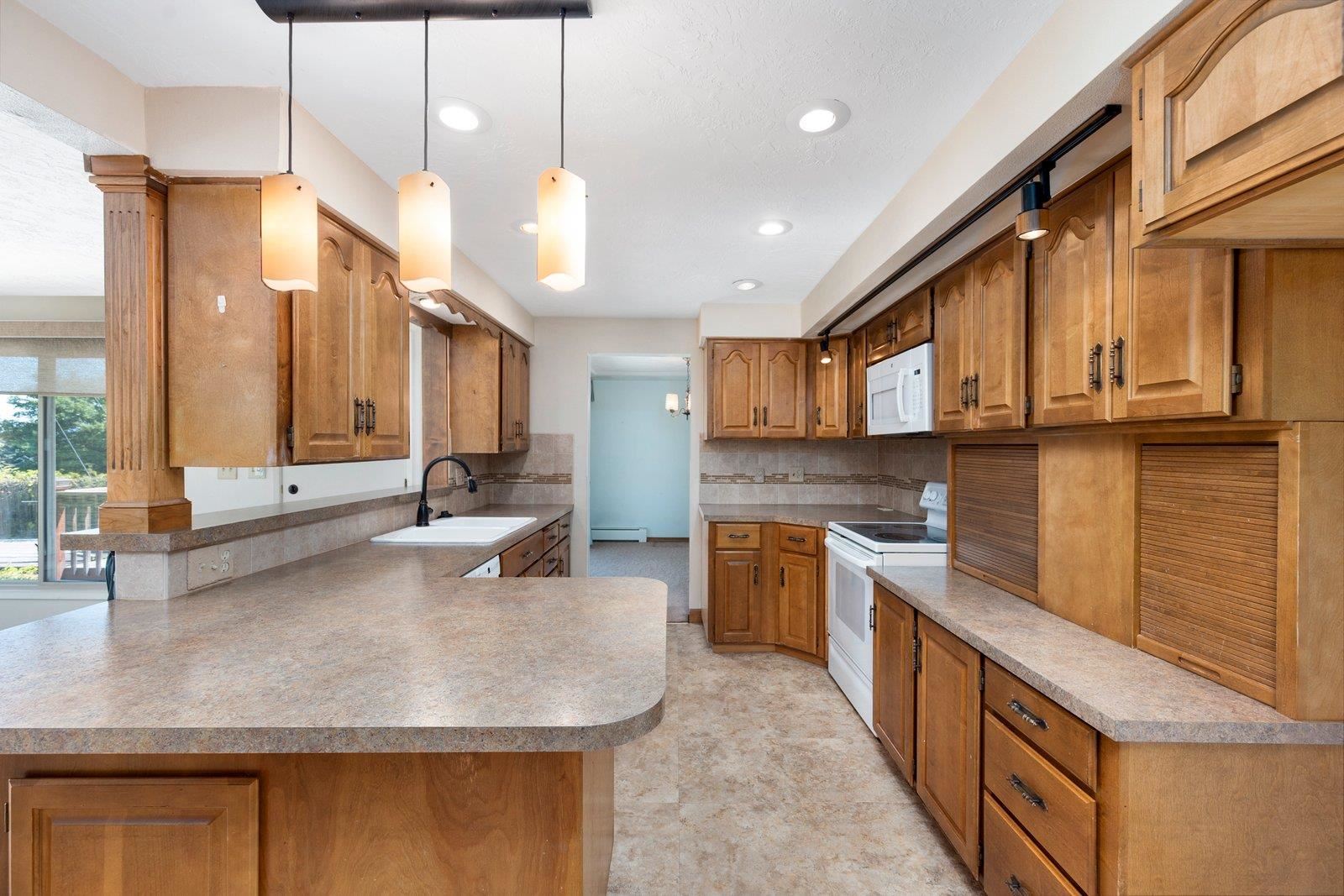 504 West Cascade Way Spokane, WA 99208 - Photo 5 of 36 Gallery Image 5