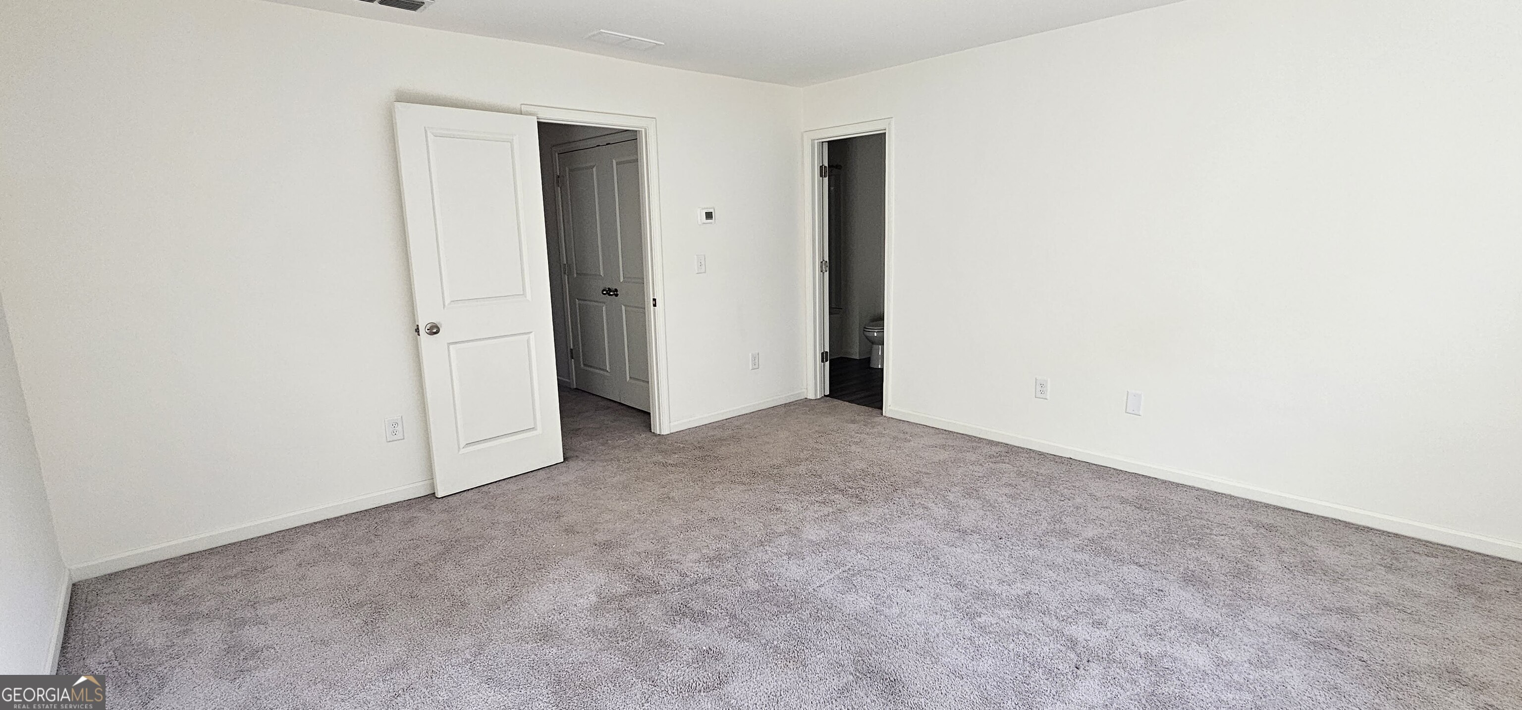3488 Cardinal Drive Southwest Atlanta, GA 30331 - Photo 12 of 24 an empty room with closet