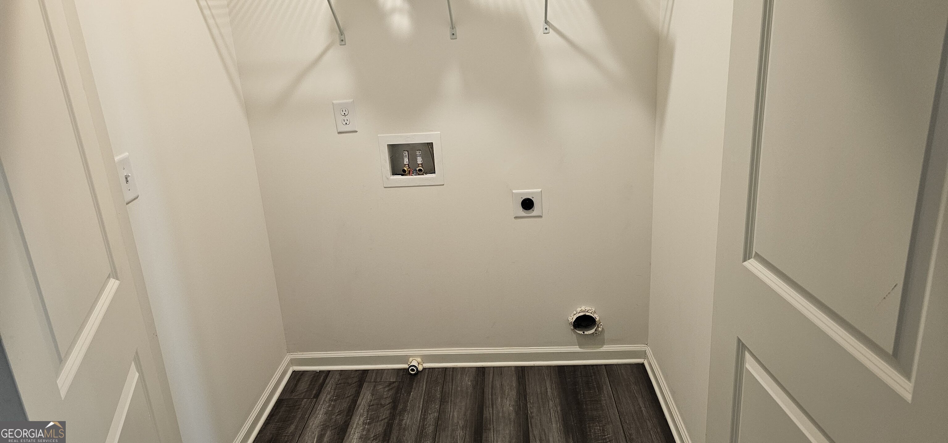 3488 Cardinal Drive Southwest Atlanta, GA 30331 - Photo 18 of 24 a view of utility room