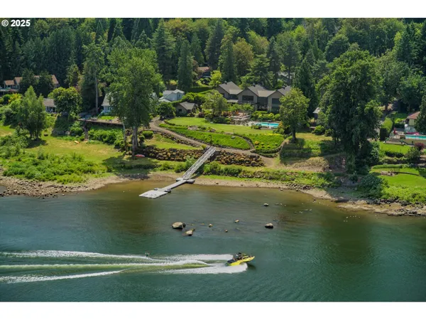 $4,998,000 | 4115 Calaroga Court, West Linn, OR 97068