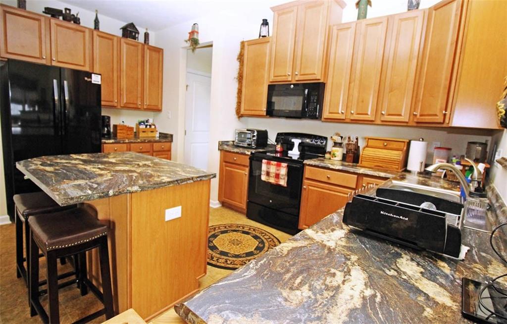 507 Saddle Ridge Court Irwin, PA 15642 - Photo 5 of 24 Nice size kitchen open to family room area and morning room.