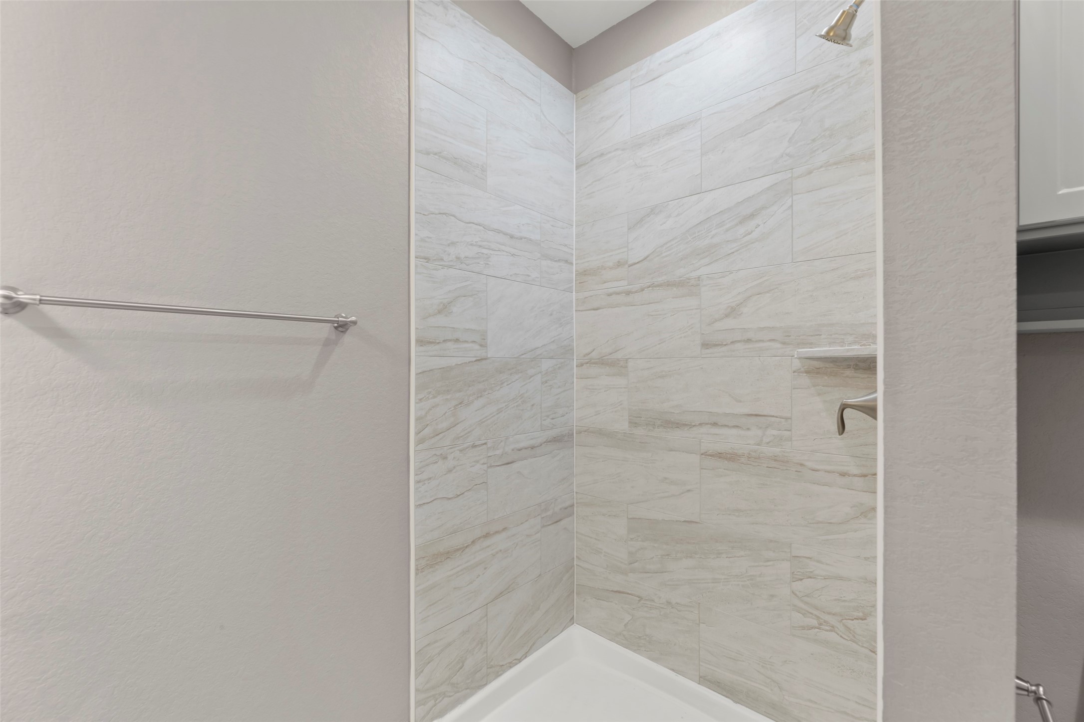 6501 Stratton Street Houston, TX 77023 - Photo 22 of 29 a bathroom with a shower