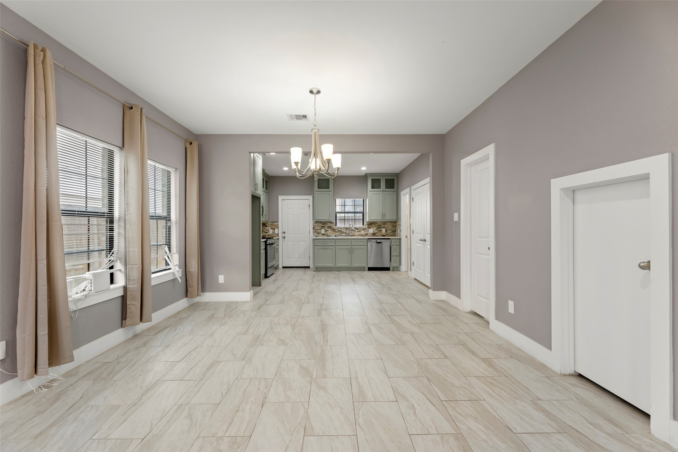 6501 Stratton Street Houston, TX 77023 - Photo 7 of 29