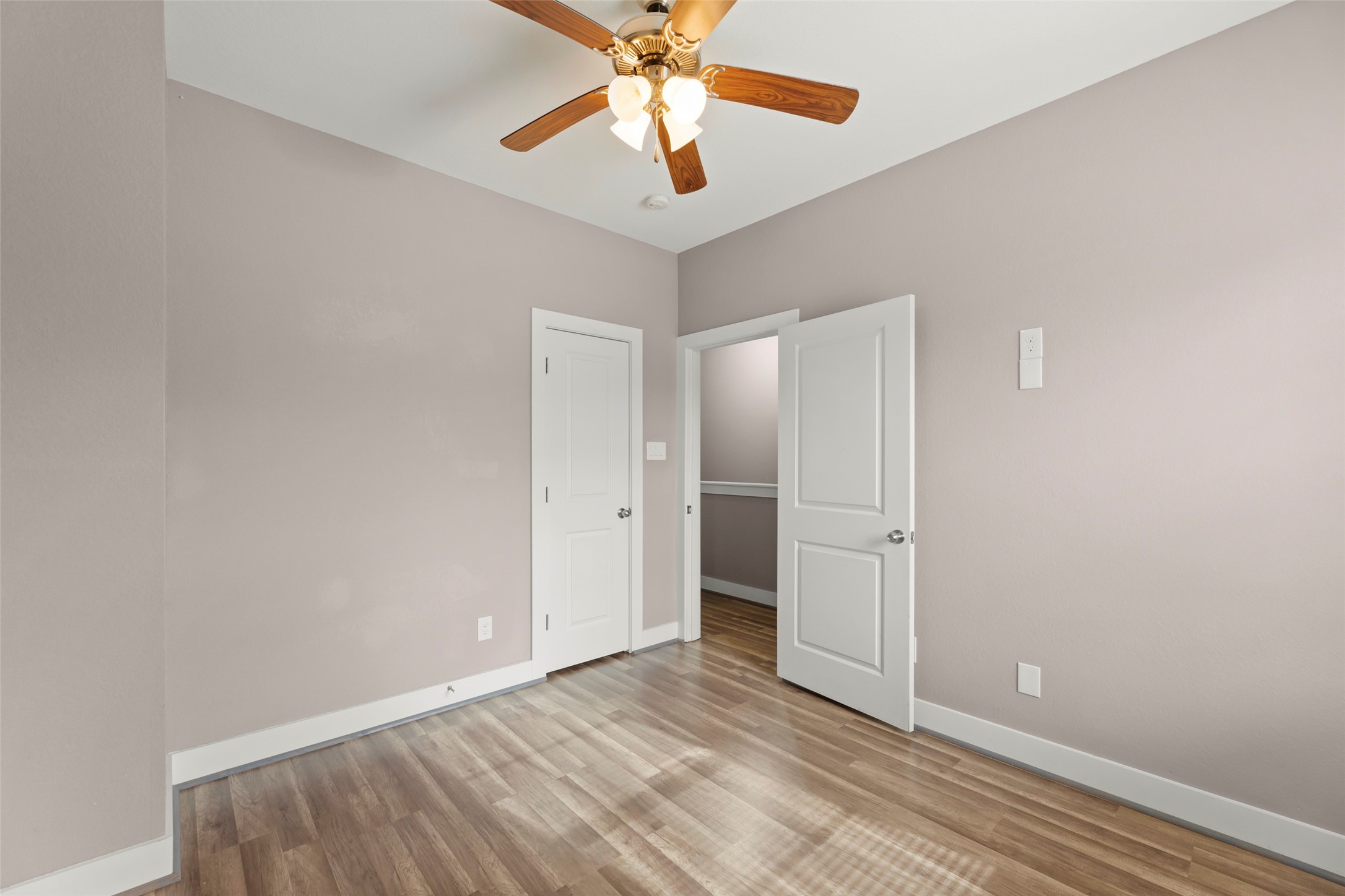6501 Stratton Street Houston, TX 77023 - Photo 10 of 29 a view of an empty room and chandelier fan