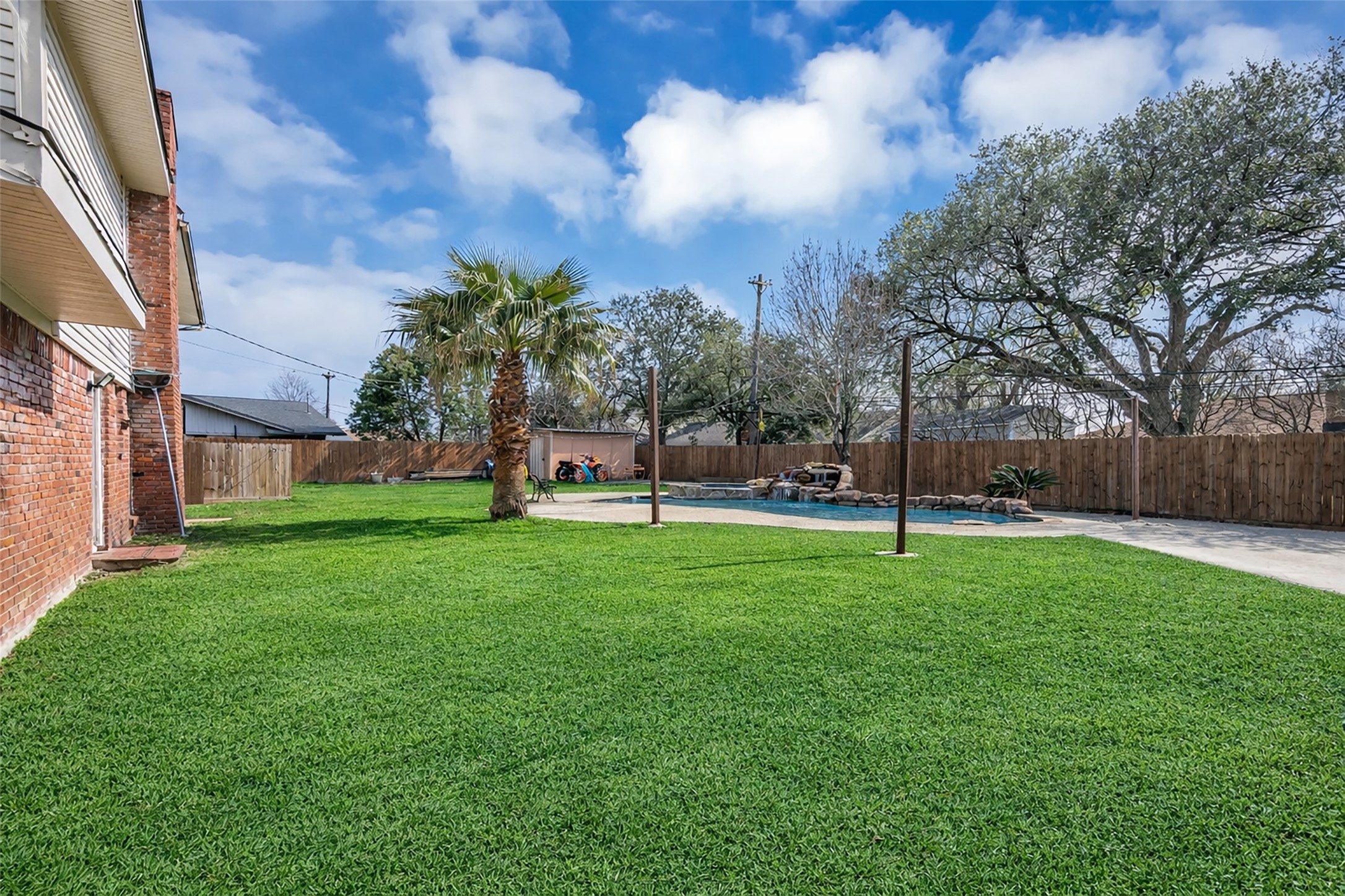 5007 Inverness Drive Baytown, TX 77521 - Photo 10 of 30