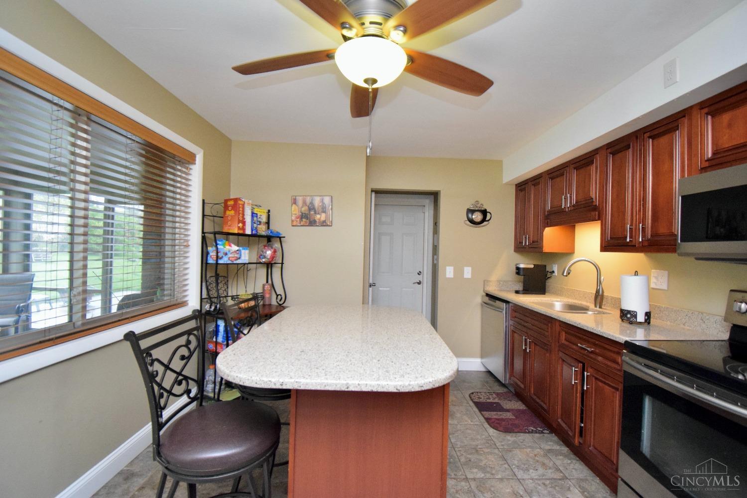 1043 West Galbraith Road Cincinnati, OH 45224 - Photo 8 of 30 Gallery Image 8