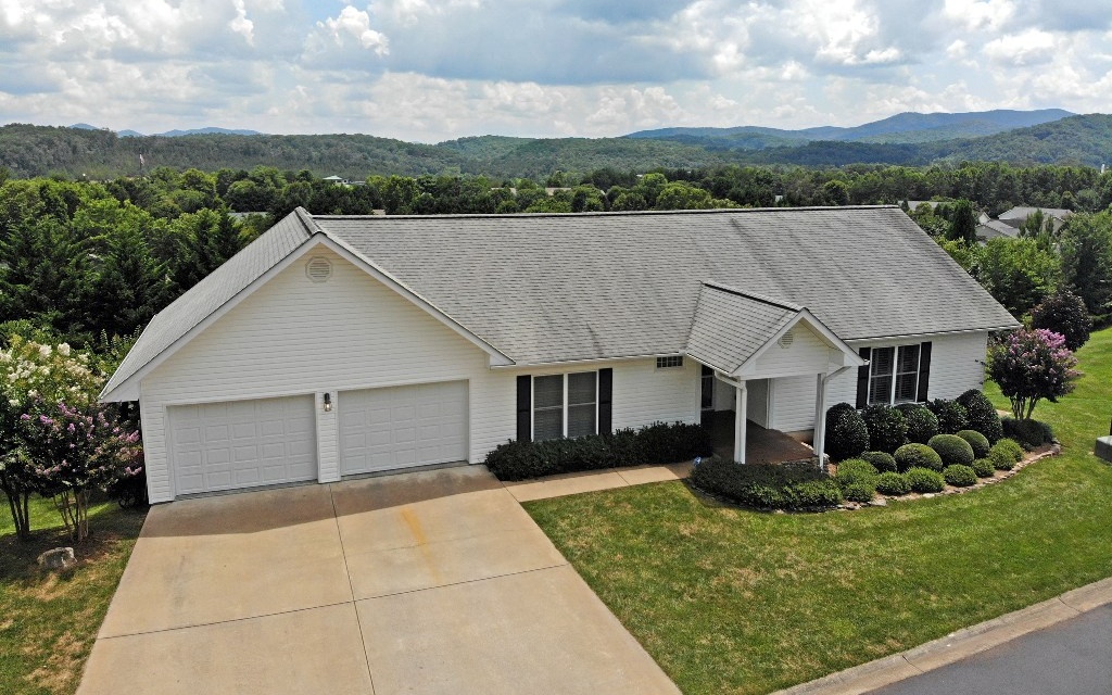 180 Dawson Way Blue Ridge, GA 30513 - Photo 1 of 1 Main View