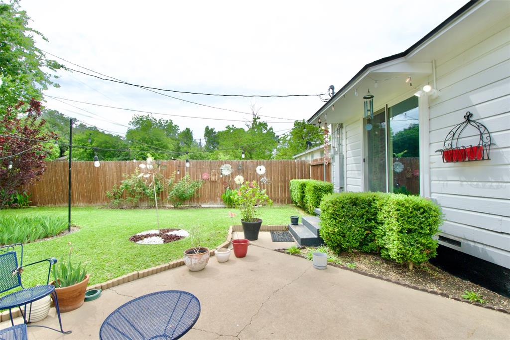 1307 North 65th Street Waco, TX 76710 - Photo 26 of 35 a garden view with a seating space