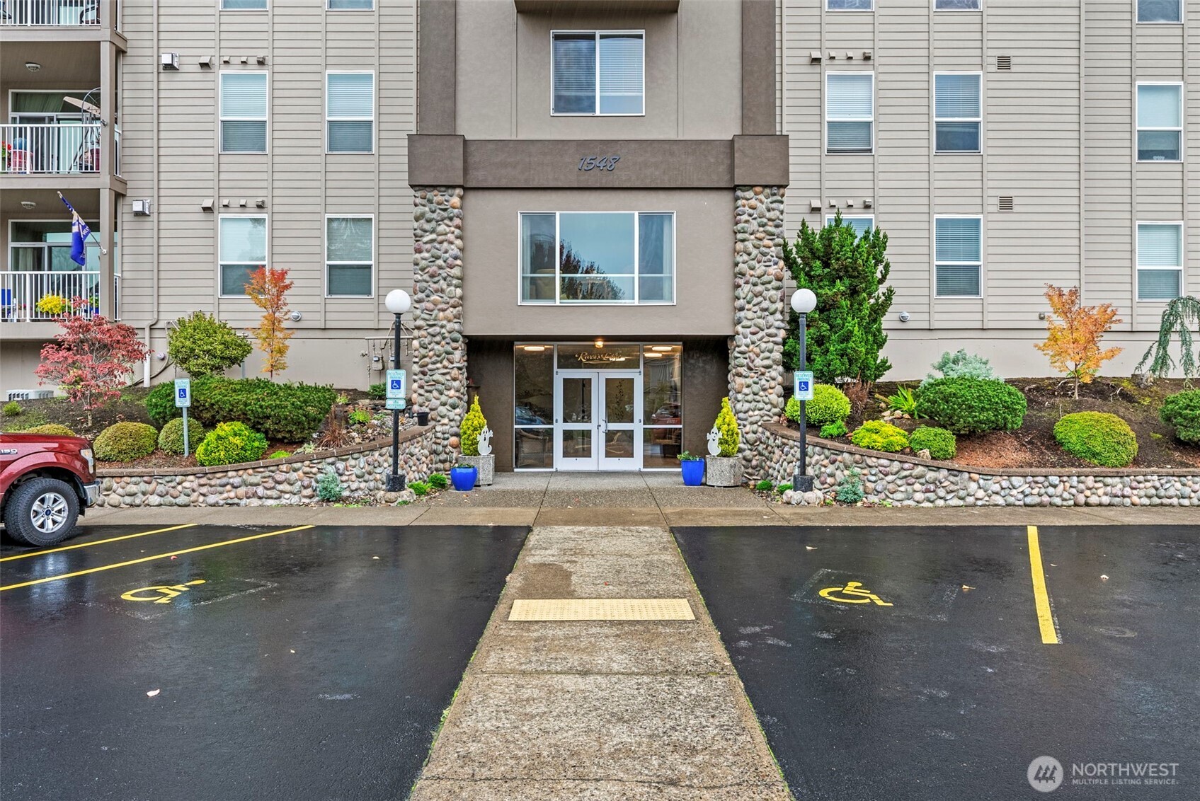 1548 River Road, Unit 102 Longview, WA 98632 - Photo 4 of 27 Gallery Image 4