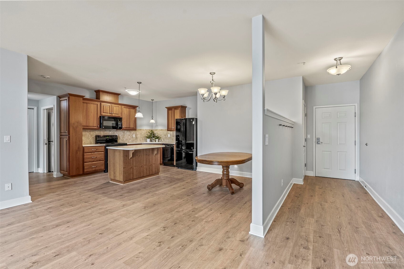 1548 River Road, Unit 102 Longview, WA 98632 - Photo 5 of 27 Gallery Image 5
