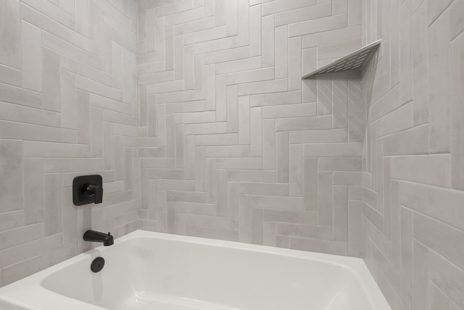 11325 1st Street Mokena, IL 60448 - Photo 27 of 34 a bathroom with a tub