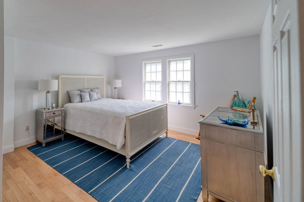 381 Ocean Street, Unit 1 Hyannis, MA 02601 - Photo 25 of 43 oceanst-26