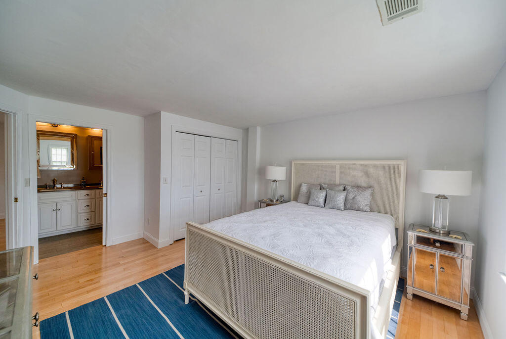 381 Ocean Street, Unit 1 Hyannis, MA 02601 - Photo 26 of 43 oceanst-27