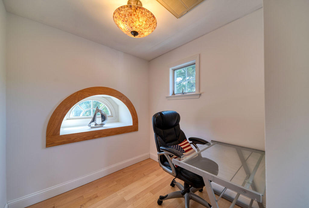 381 Ocean Street, Unit 1 Hyannis, MA 02601 - Photo 37 of 43 oceanst-31