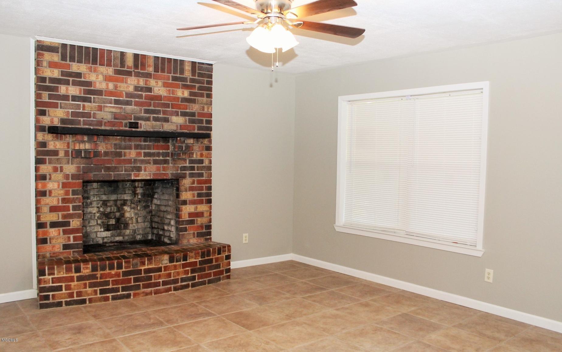 1279 Stonecypher Road Lucedale, MS 39452 - Photo 3 of 24 Living Room