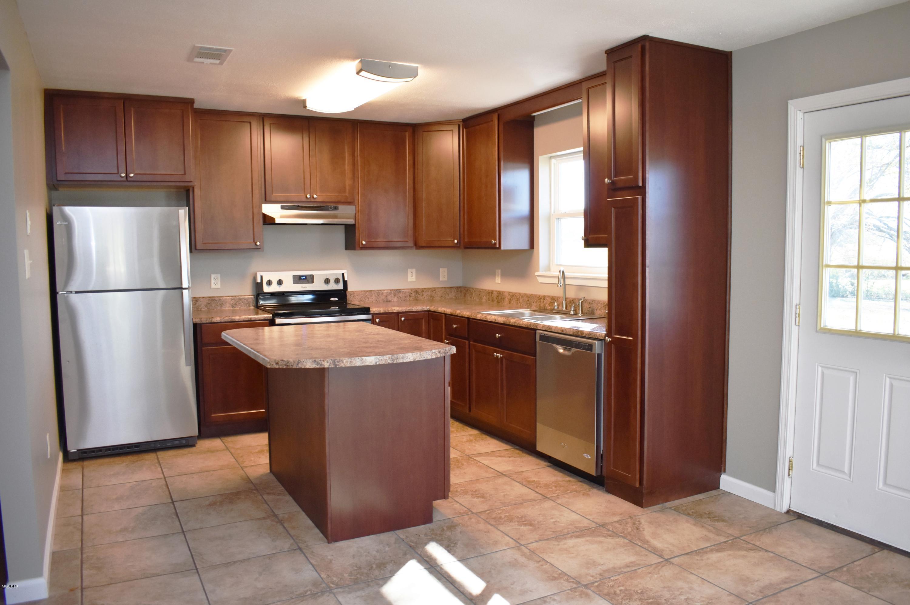 1279 Stonecypher Road Lucedale, MS 39452 - Photo 8 of 24 Kitchen