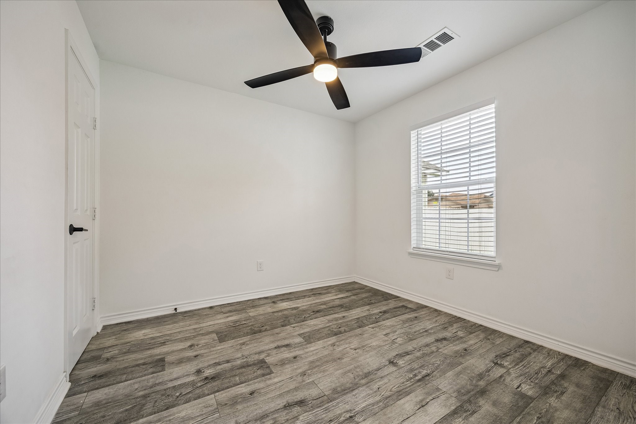 2610 Cochran Street, Unit B Houston, TX 77009 - Photo 12 of 15