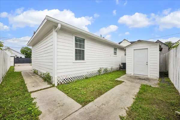 $1,295 | 2610 Cochran Street, Unit B, Houston, TX 77009