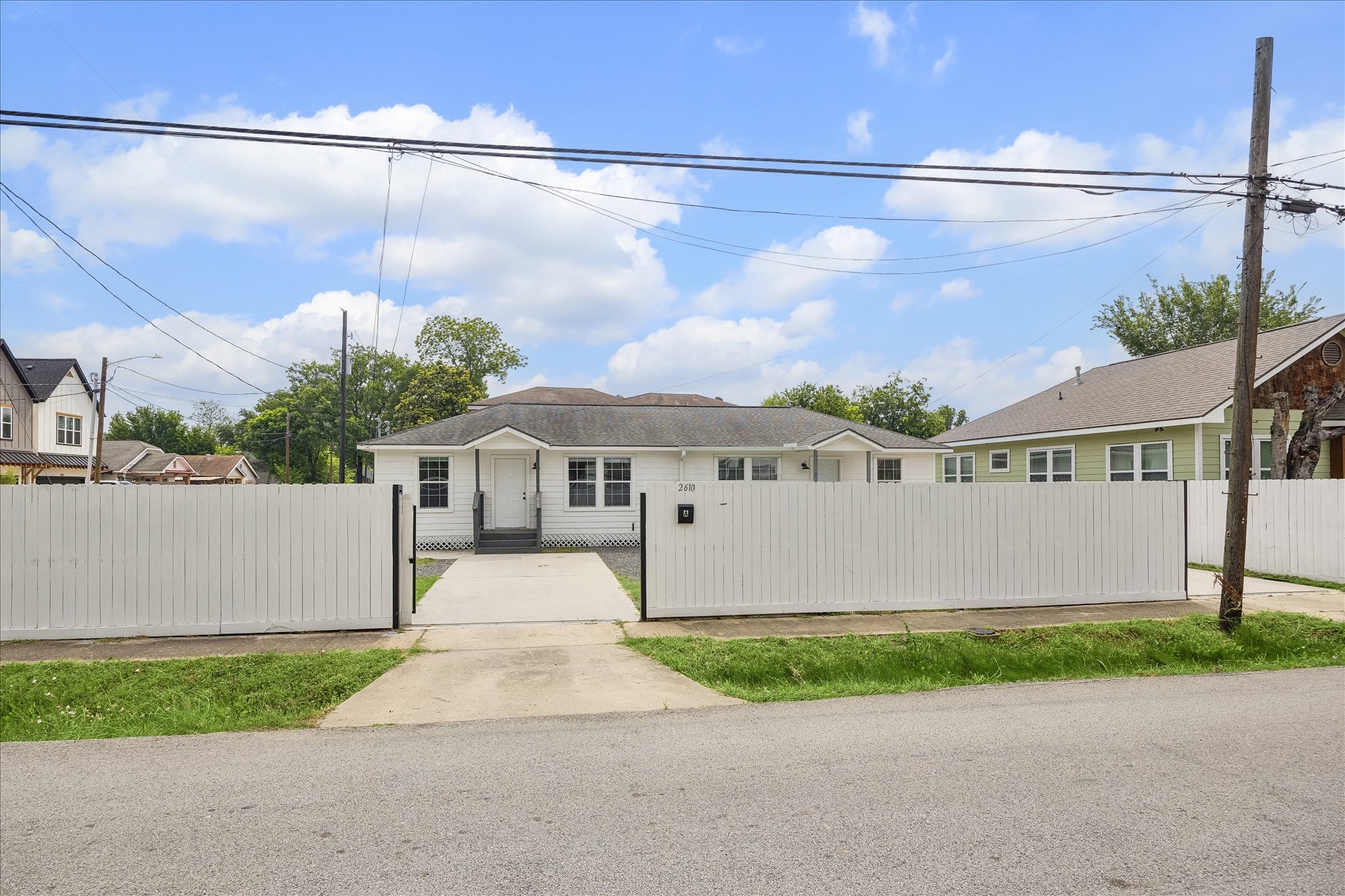 2610 Cochran Street, Unit B Houston, TX 77009 - Photo 4 of 15