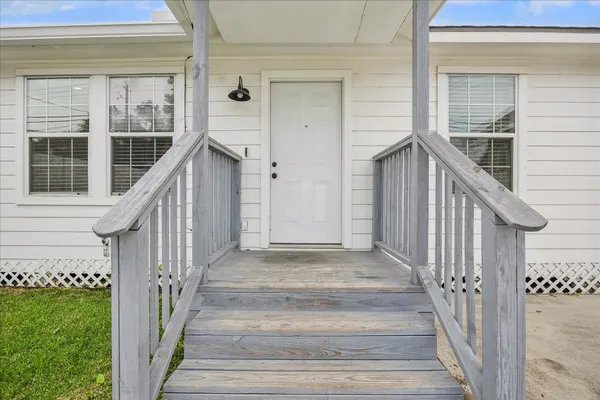 $1,295 | 2610 Cochran Street, Unit B, Houston, TX 77009