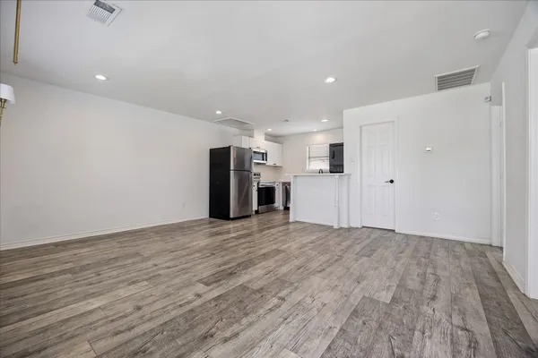$1,295 | 2610 Cochran Street, Unit B, Houston, TX 77009