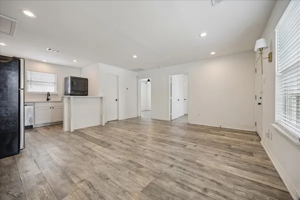 $1,295 | 2610 Cochran Street, Unit B, Houston, TX 77009