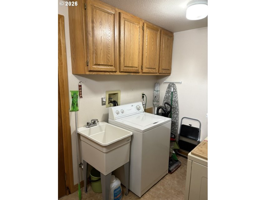 64810 McGrath Road Bend, OR 97701 - Photo 13 of 26