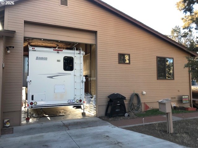 64810 McGrath Road Bend, OR 97701 - Photo 17 of 26