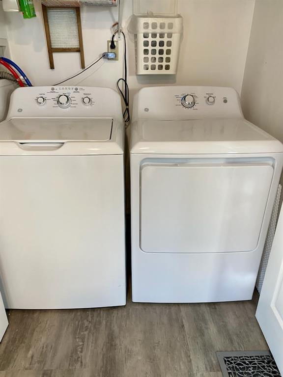 234 Marwood Road Cabot, PA 16023 - Photo 14 of 22 a utility room with dryer and washer