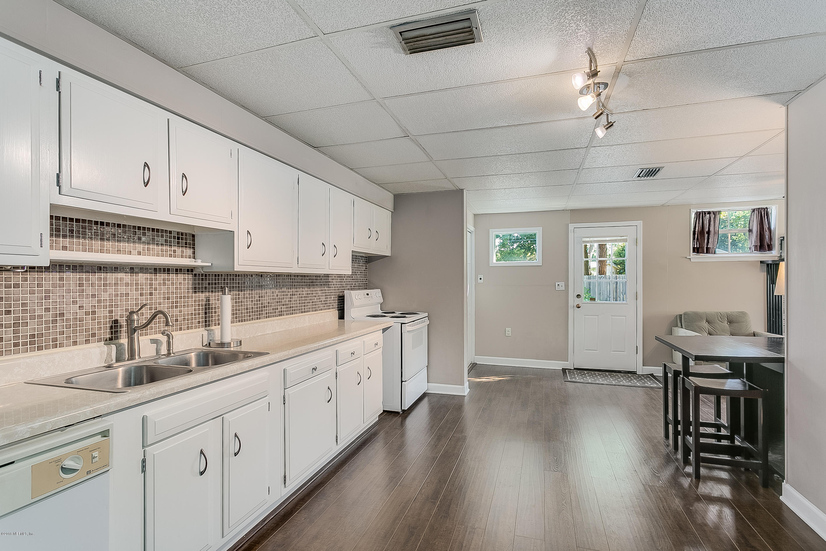 2140 E Road Jacksonville, FL 32216 - Photo 8 of 16 Kitchen