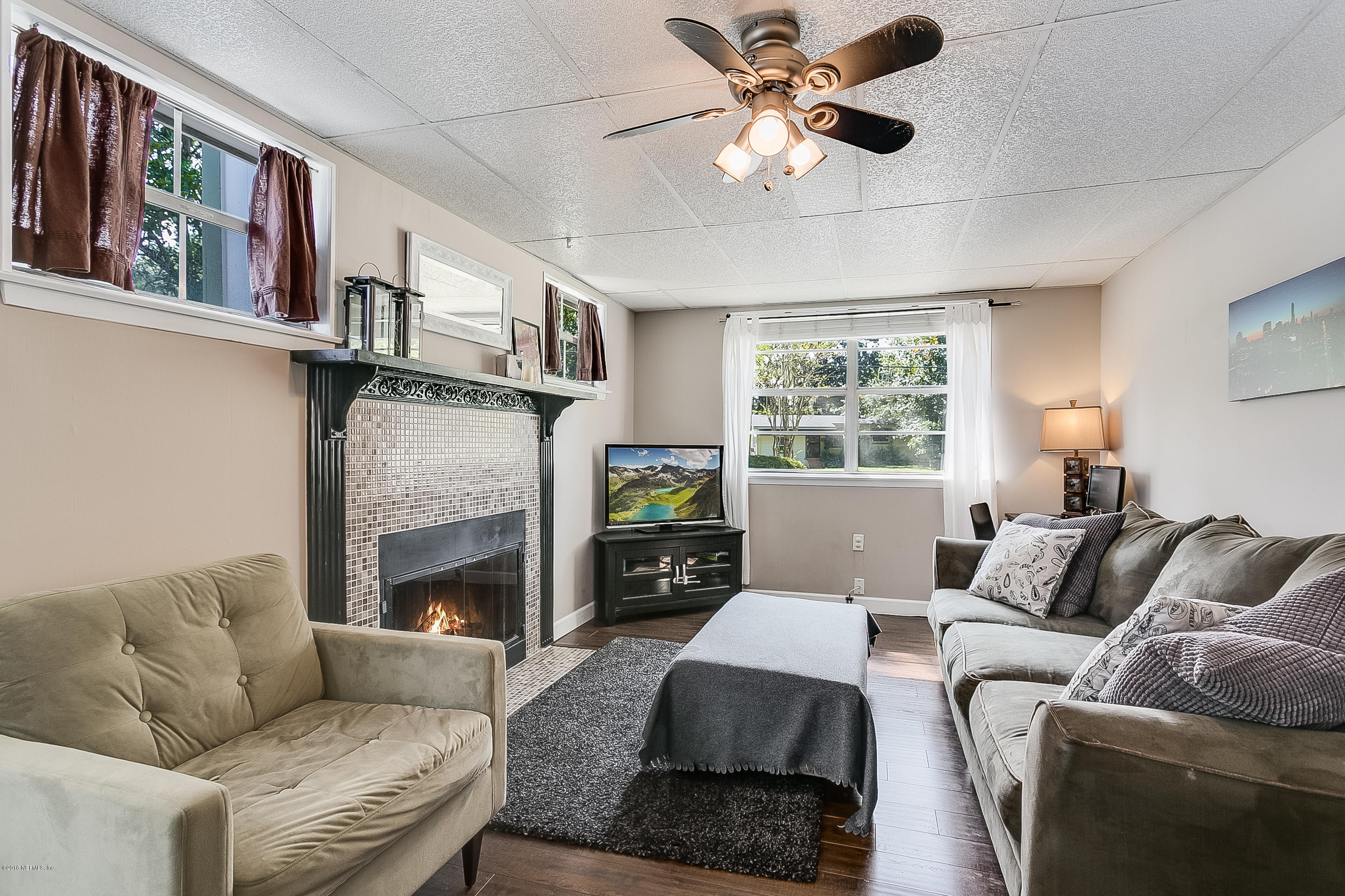 2140 E Road Jacksonville, FL 32216 - Photo 9 of 16 Family Room