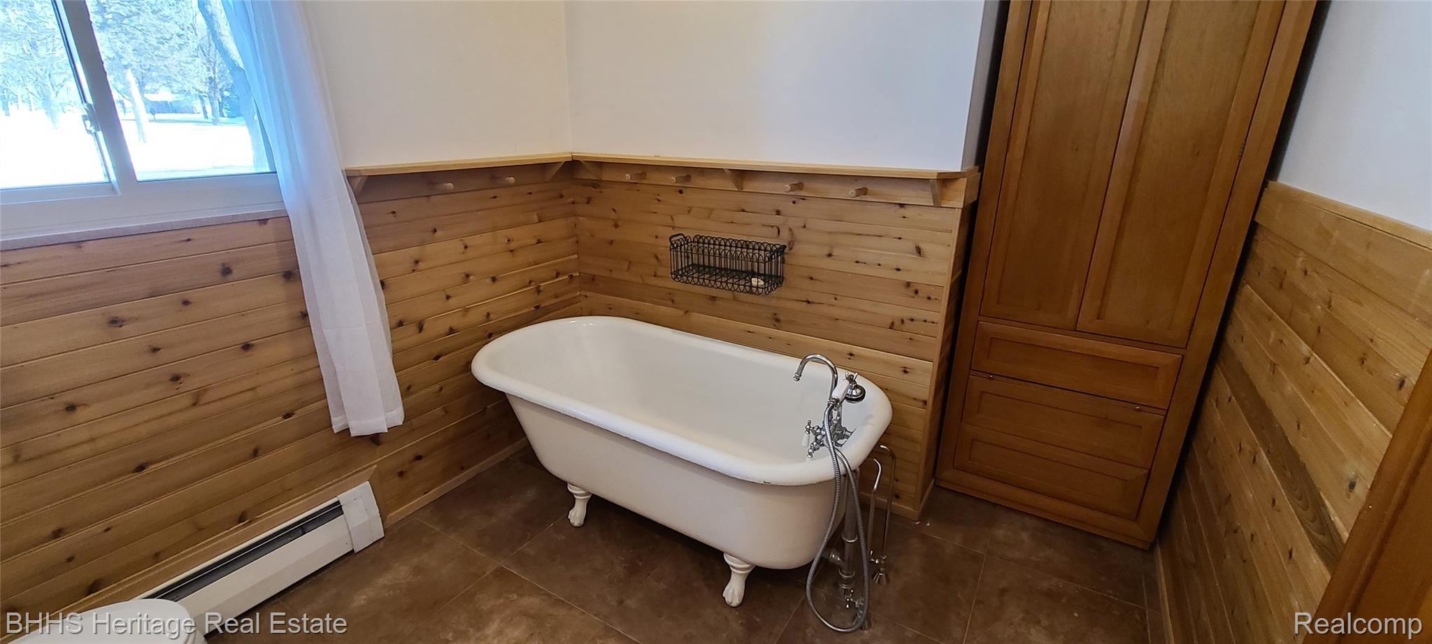1214 Bower Street Howell, MI 48843 - Photo 29 of 79 Bathroom