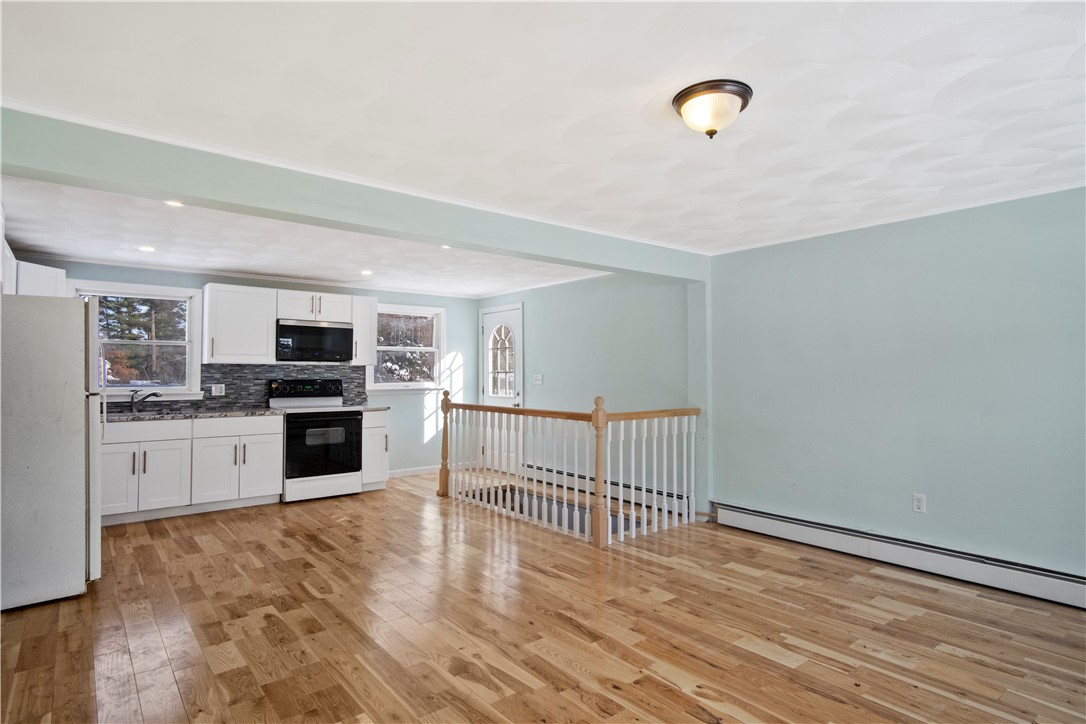272 Arnold Road Coventry, RI 02816 - Photo 3 of 19