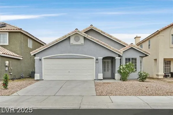 $2,900 | 5820 Royal Castle Lane, Las Vegas, NV 89130