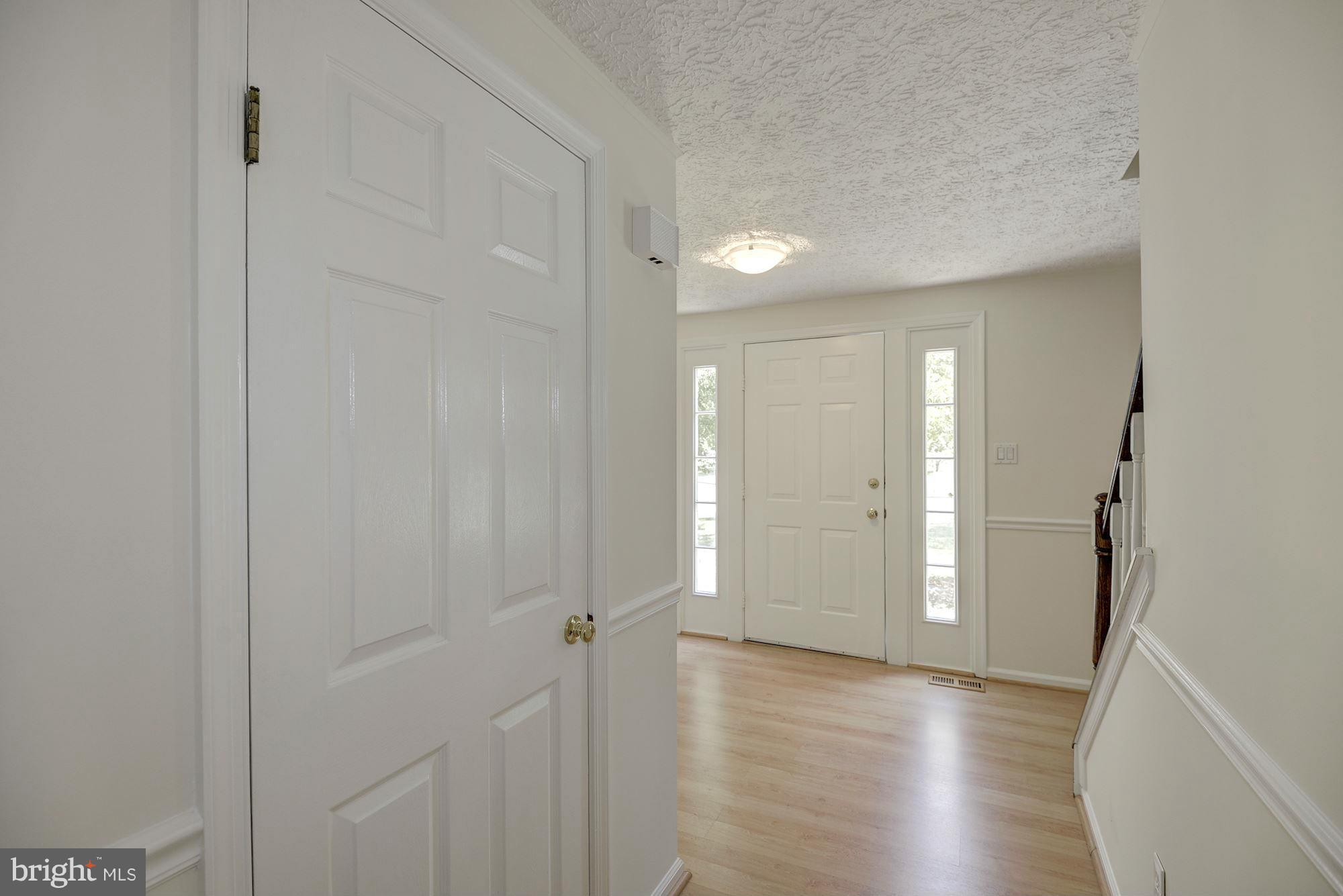 2216 Stirrup Iron Lane Reston, VA 20191 - Photo 4 of 29 Foyer
