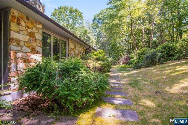 6 Green Hills Road Mendham, NJ 07945 - Photo 10 of 42