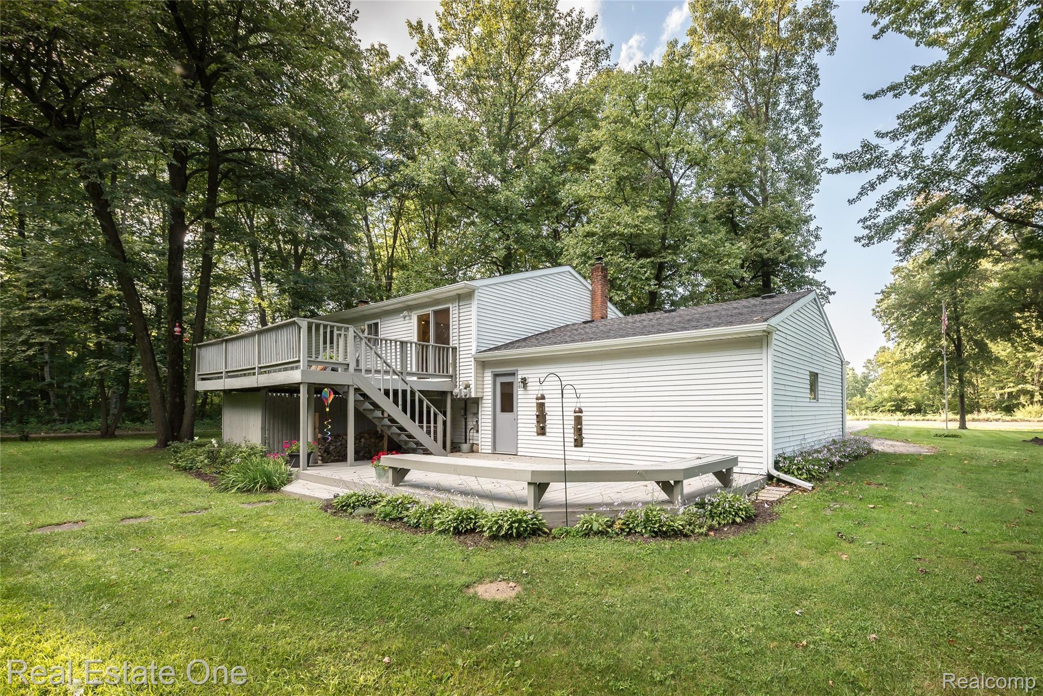 5330 Golf Club Road Howell, MI 48843 - Photo 6 of 61 DSC_10.jpg
