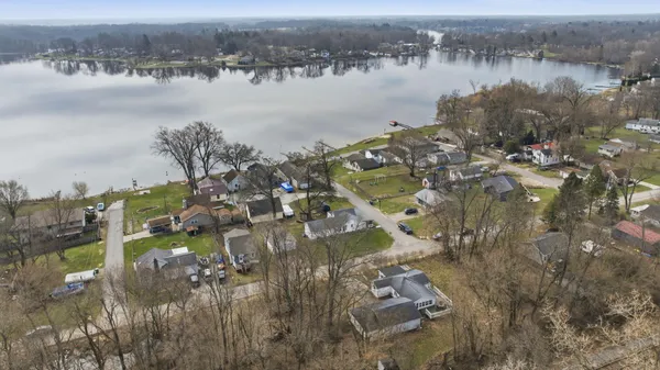 $164,999 | 1702 North Longshore Drive, Walkerton, IN 46574